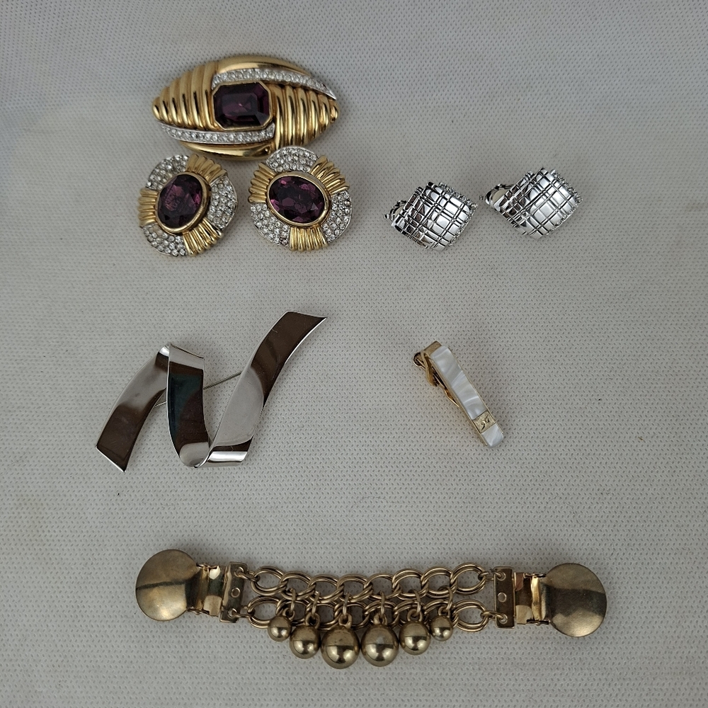 Vintage Costume Jewelry Set Brooch Clip On Earring Sweater Clip Tie Clip